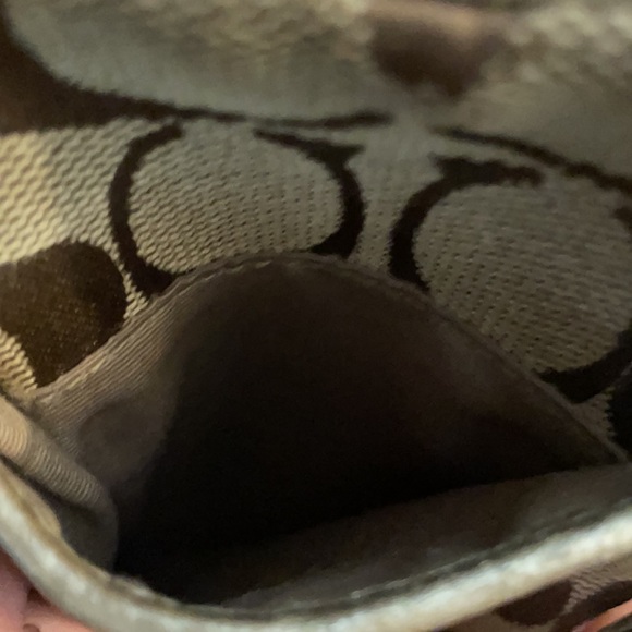 Coach Case - Picture 6 of 7